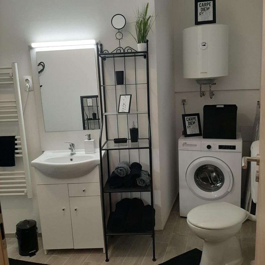Apartment Mansarda Μαριμπόρ Εξωτερικό φωτογραφία