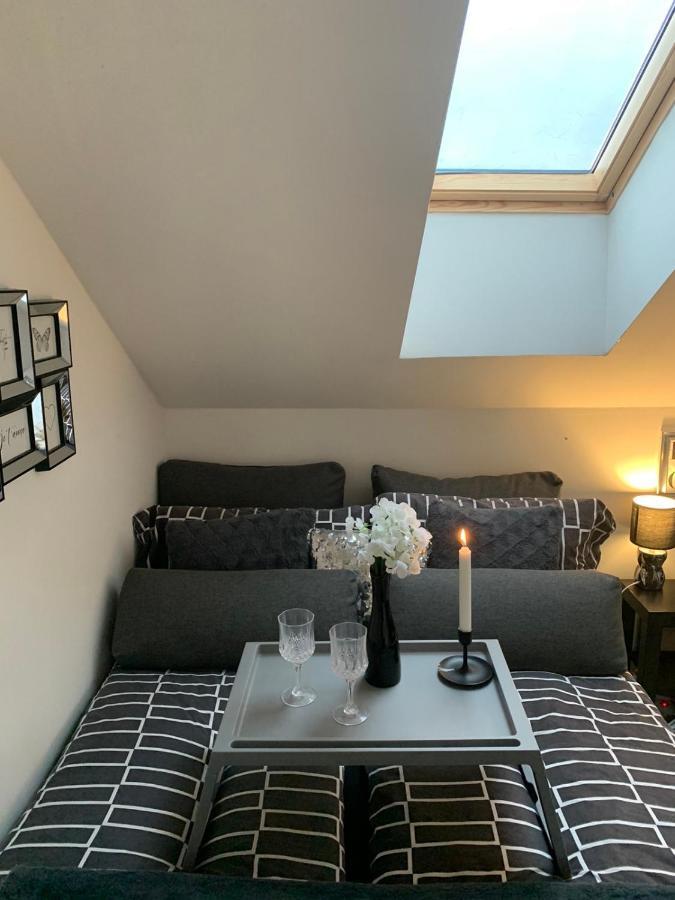 Apartment Mansarda Μαριμπόρ Εξωτερικό φωτογραφία